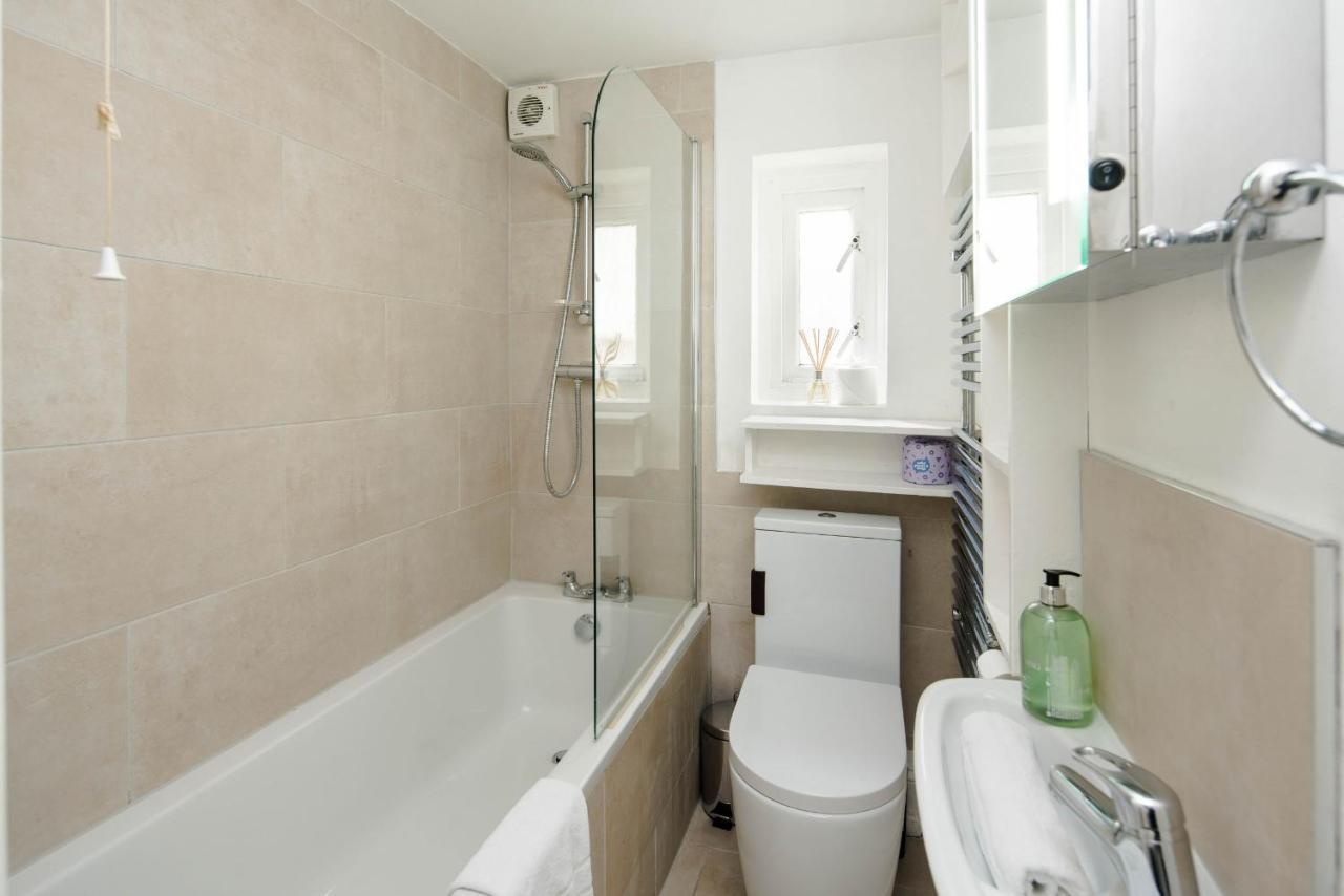 Apartment Beautiful Designer Flat In Maida Vale, Sleeps 4 London