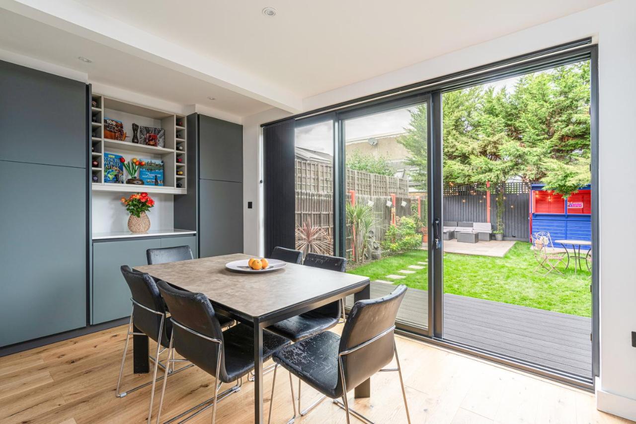 Altido Stunning 2 Bed House With Garden And Free Parking, Near Clapham Park Holiday home London