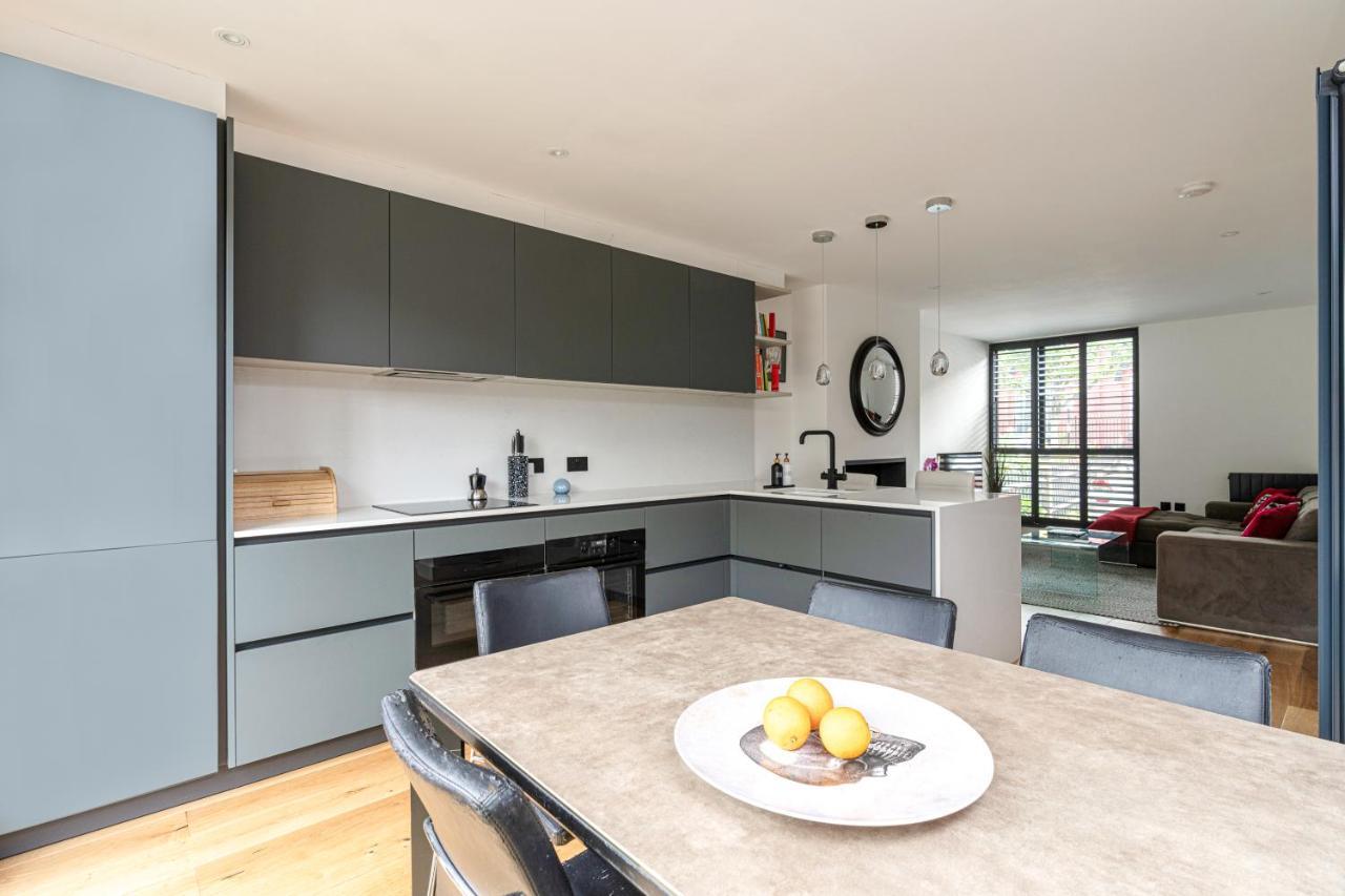 Altido Stunning 2 Bed House With Garden And Free Parking, Near Clapham Park Holiday home *