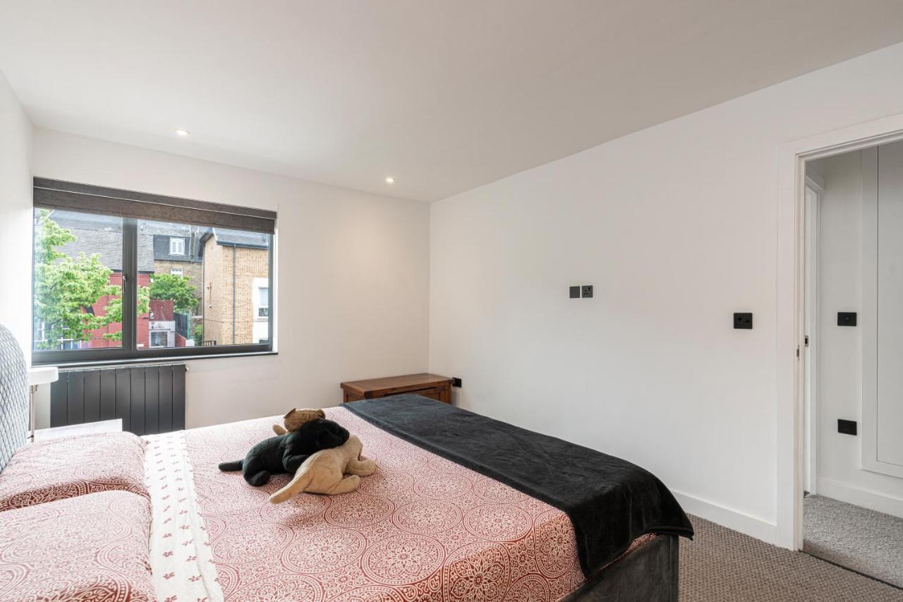 Altido Stunning 2 Bed House With Garden And Free Parking, Near Clapham Park Holiday home