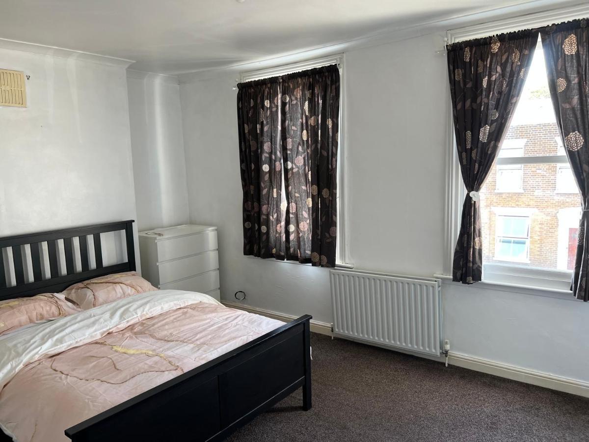 Guest house Cozy And Peaceful London