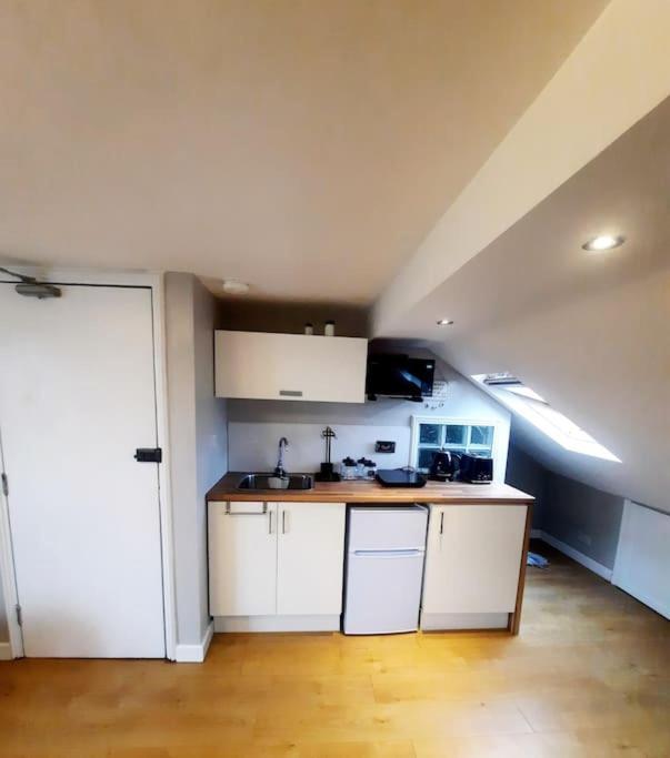 Alross Flat / Private Bathroom Apartamento Londres