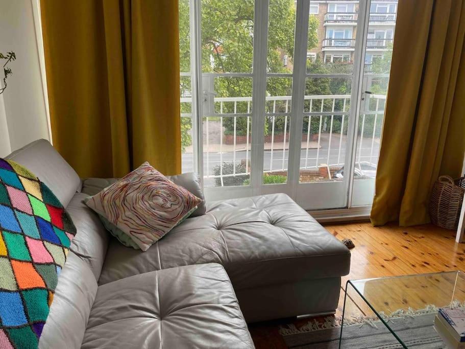 Apartment A Spacious, Comfortable For 4 Ppl In London, Zone 2 *