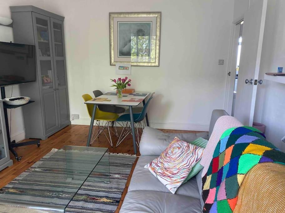 Apartment A Spacious, Comfortable For 4 Ppl In London, Zone 2