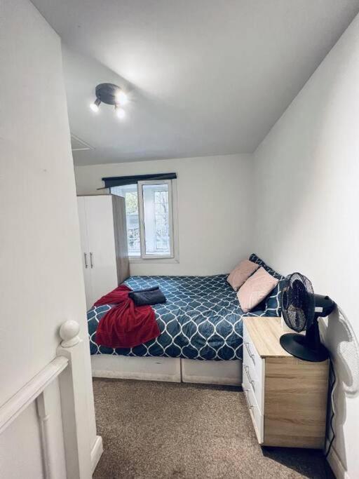 Apartment Lovely 1 Bed For 3 In Sb6 *