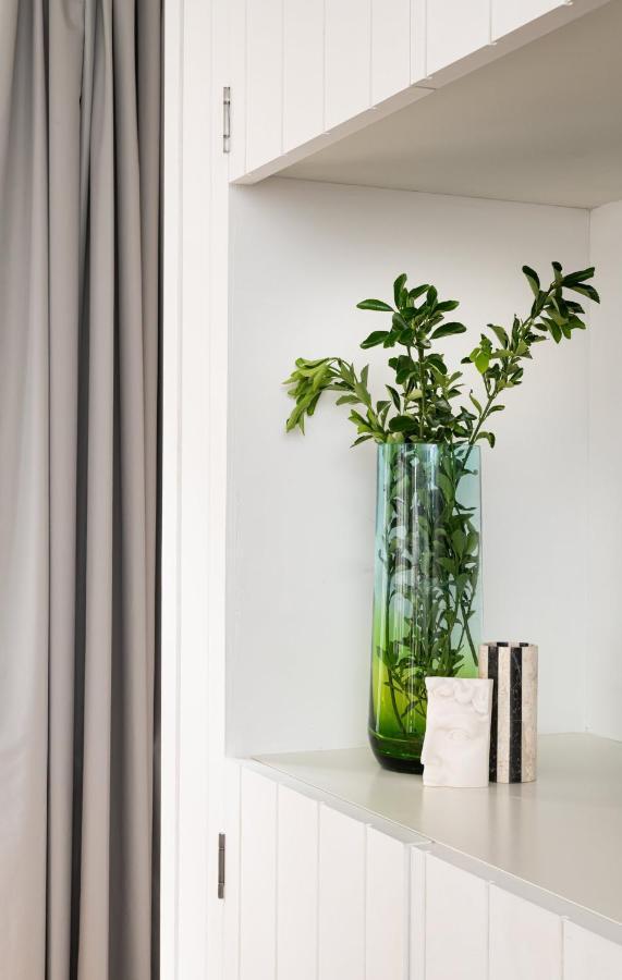 Apartment Cove Arne Street London
