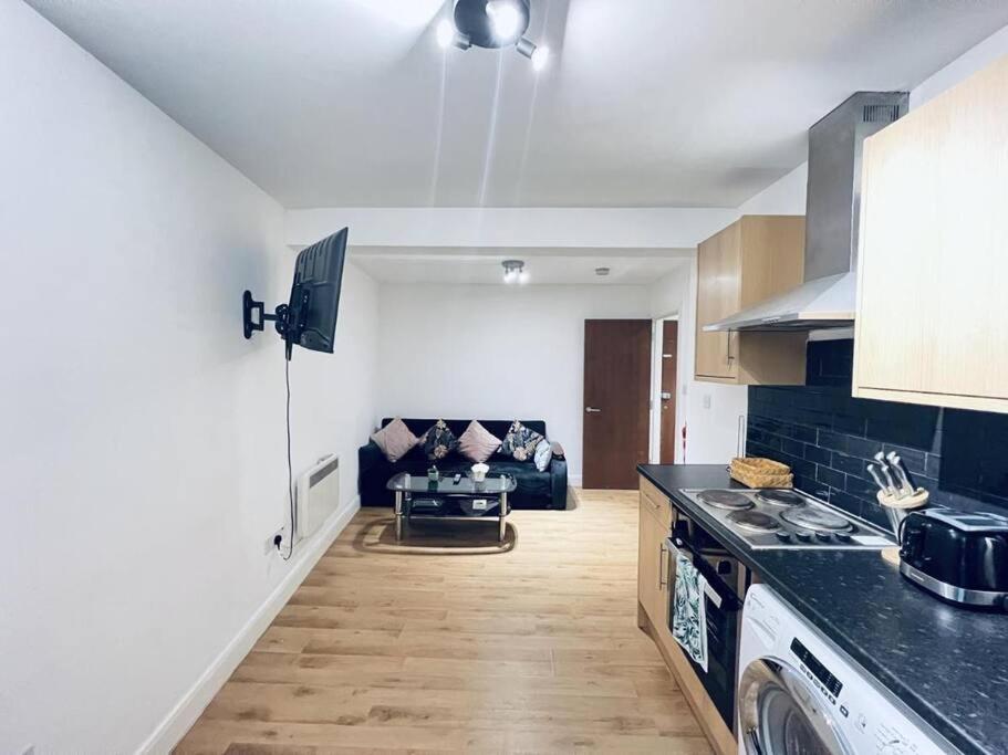Lovely 1 Bed For 3 In Sb6 * London