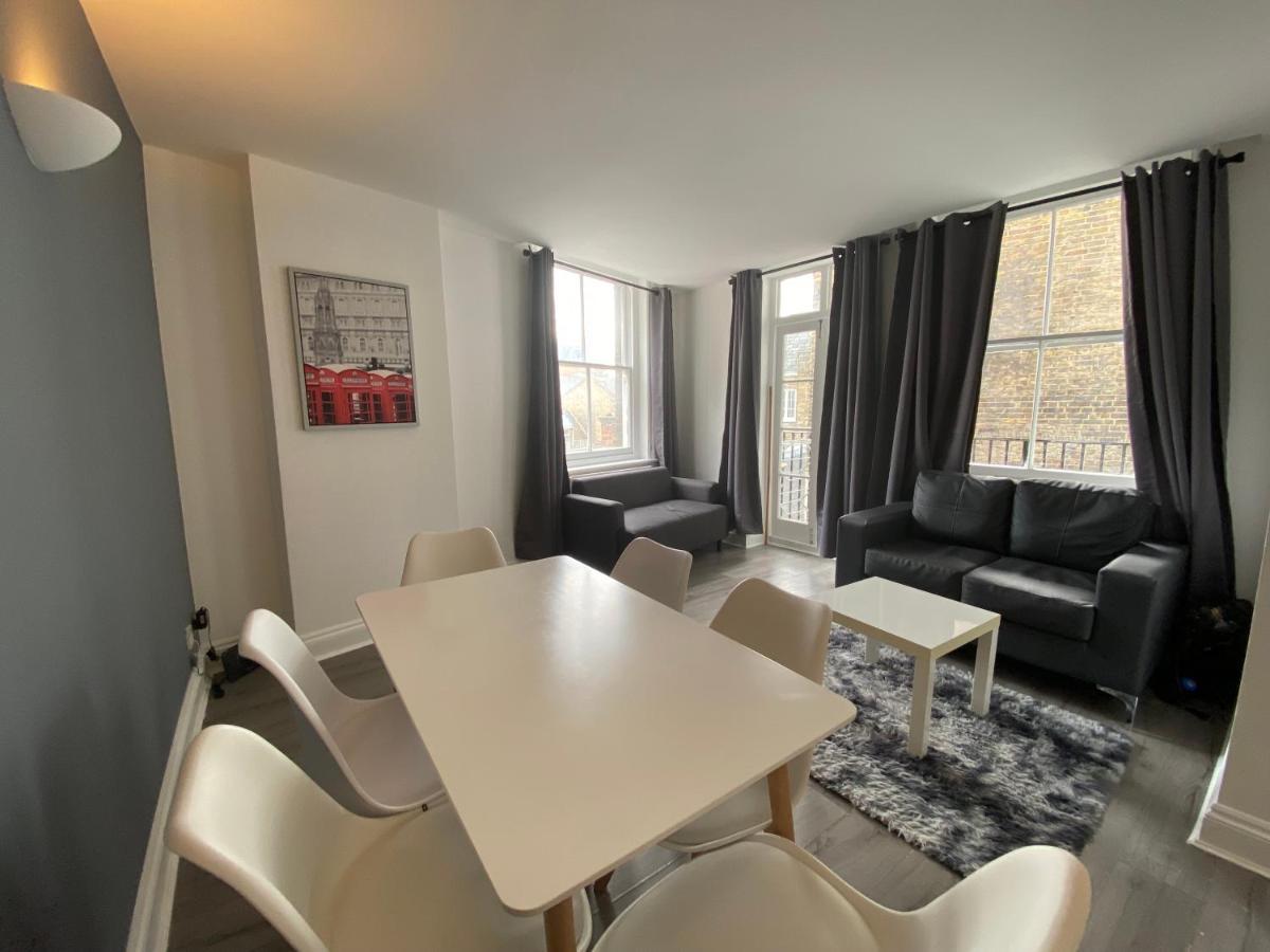 2 Bed Flat Outside Liverpool Street Station! * Londres