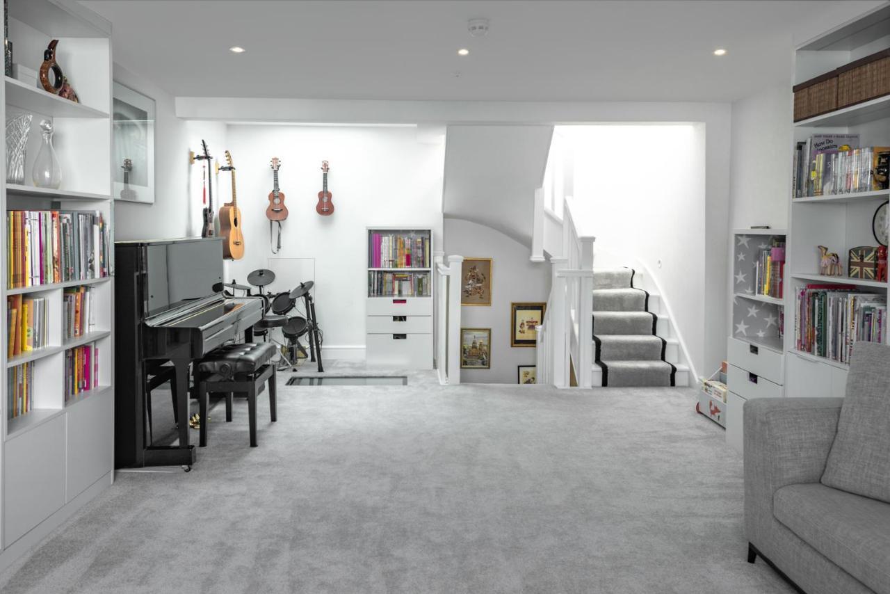 4 Bed Modern House Next To Hyde Park Holiday home *