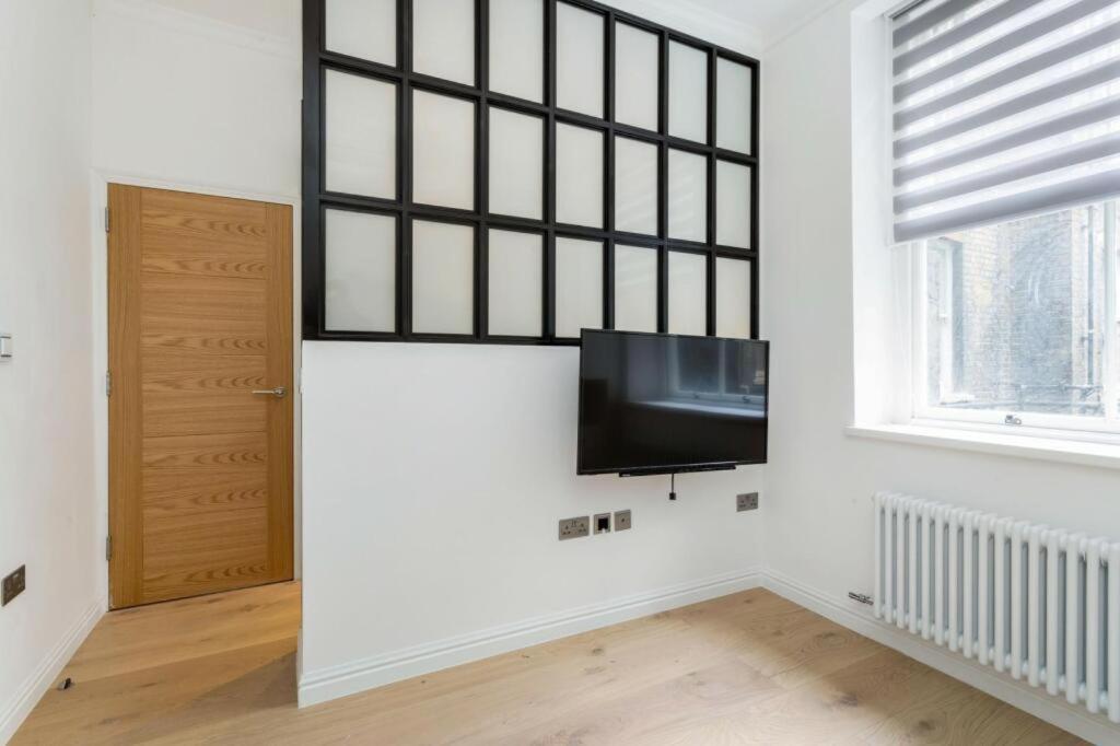 Modern Chelsea Flat, 3bd 2bath, With Parking * London