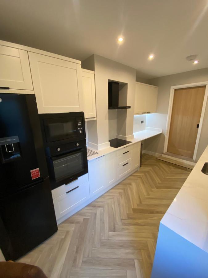Luxury 2 Bed 1 Bath In By Graceful Apartment London