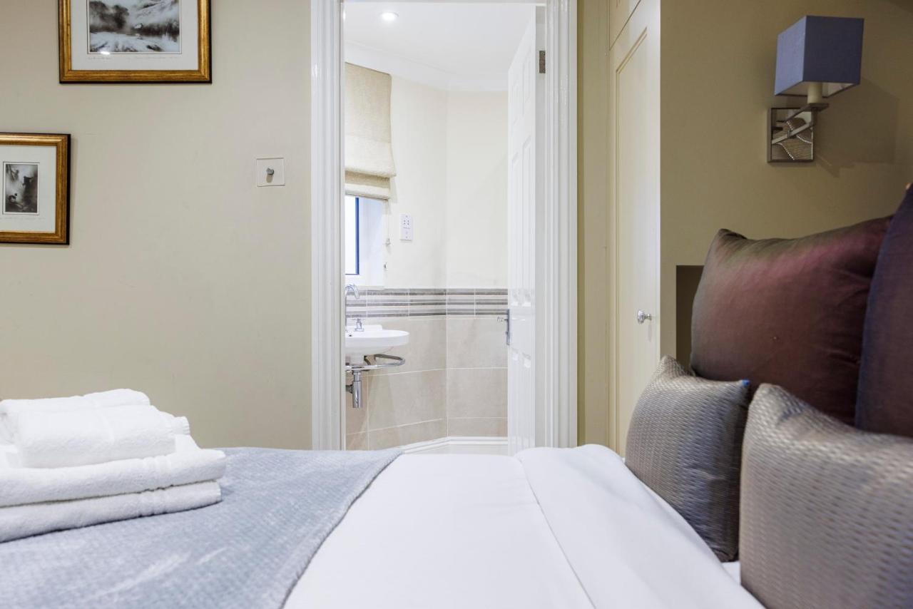 Apartment Hyde Park Hideaway Sleeps 6 *