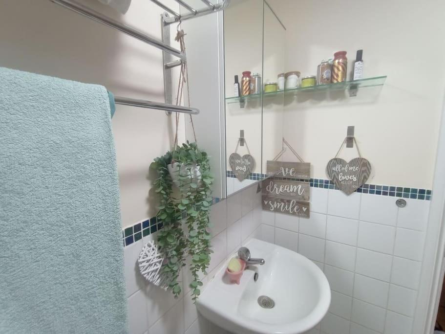 Apartamento 1- Bedroom Flat In London, Sleeps 4, Good Transport Link *