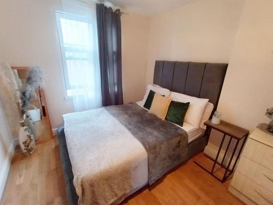 Apartamento 1- Bedroom Flat In London, Sleeps 4, Good Transport Link Londres