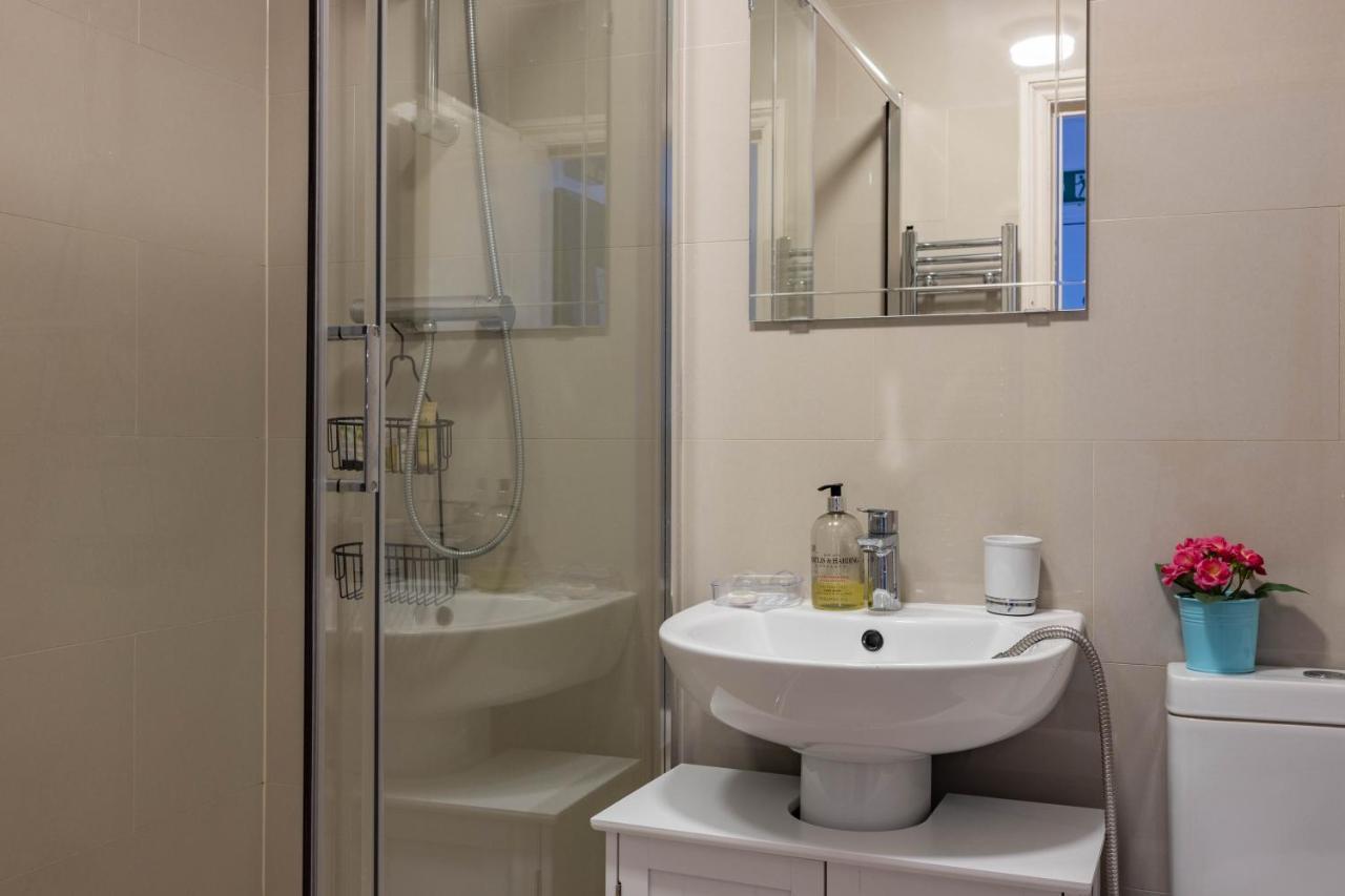 Redcliffe Gardens Apartments- Chelsea Apartment *