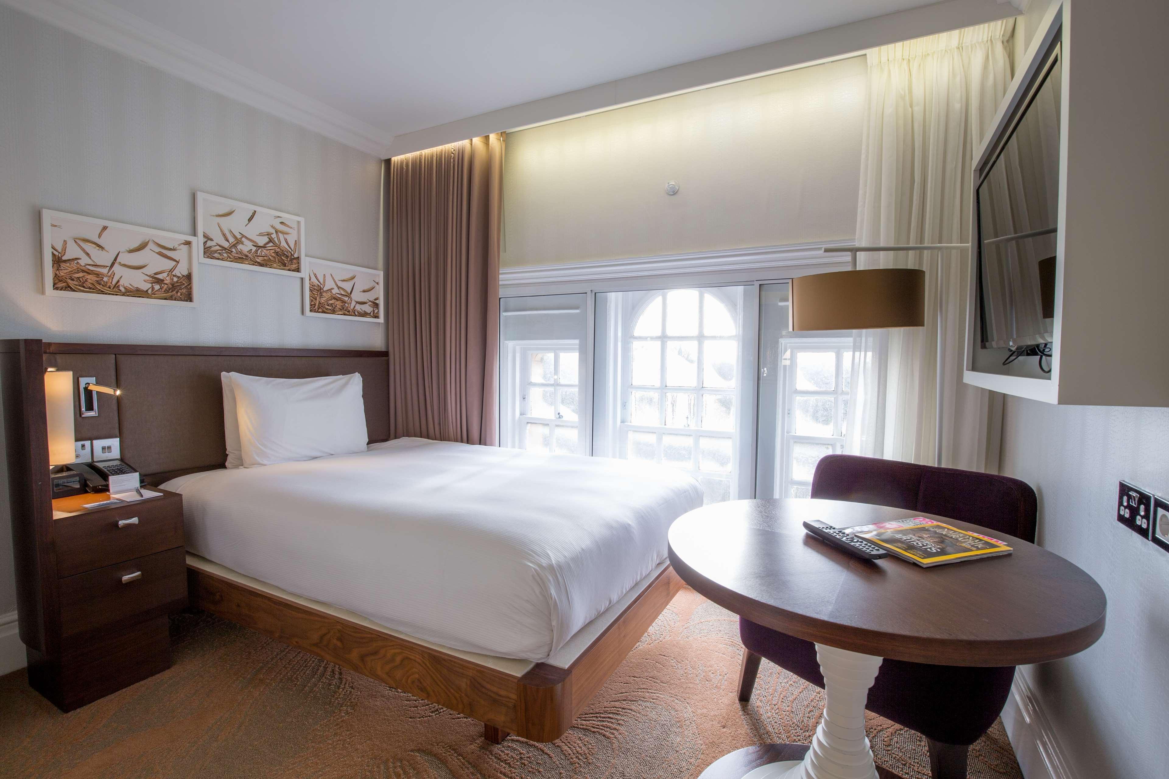 Hilton Hyde Park 4*