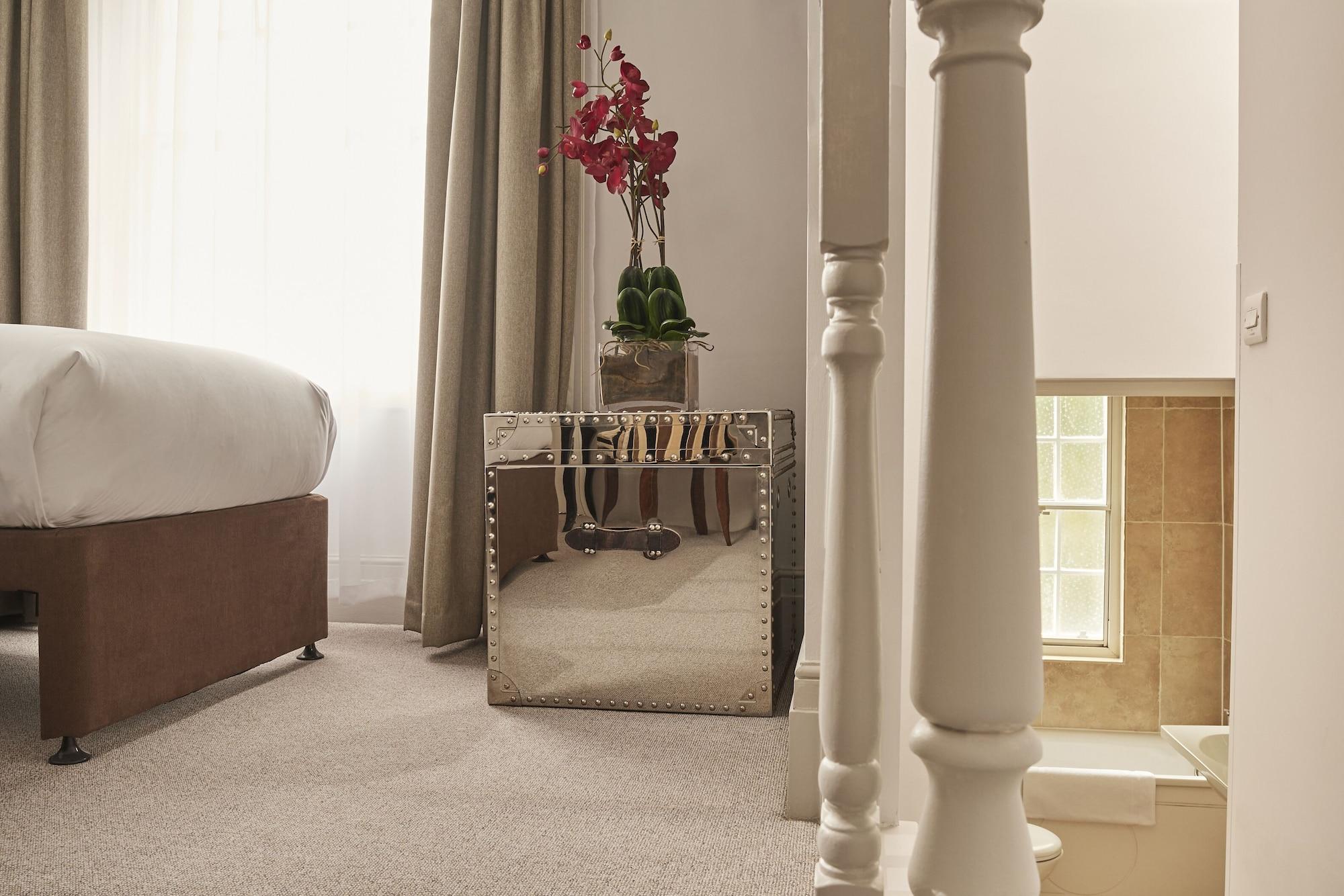 Hotel The Tophams London