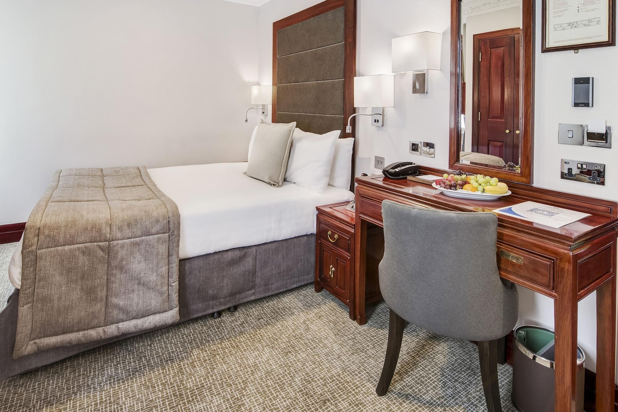 Hotel Fitzrovia 4*