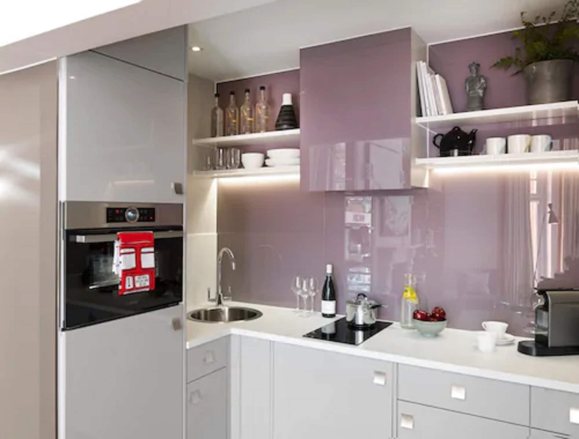 The Athenaeum & Residences 5*