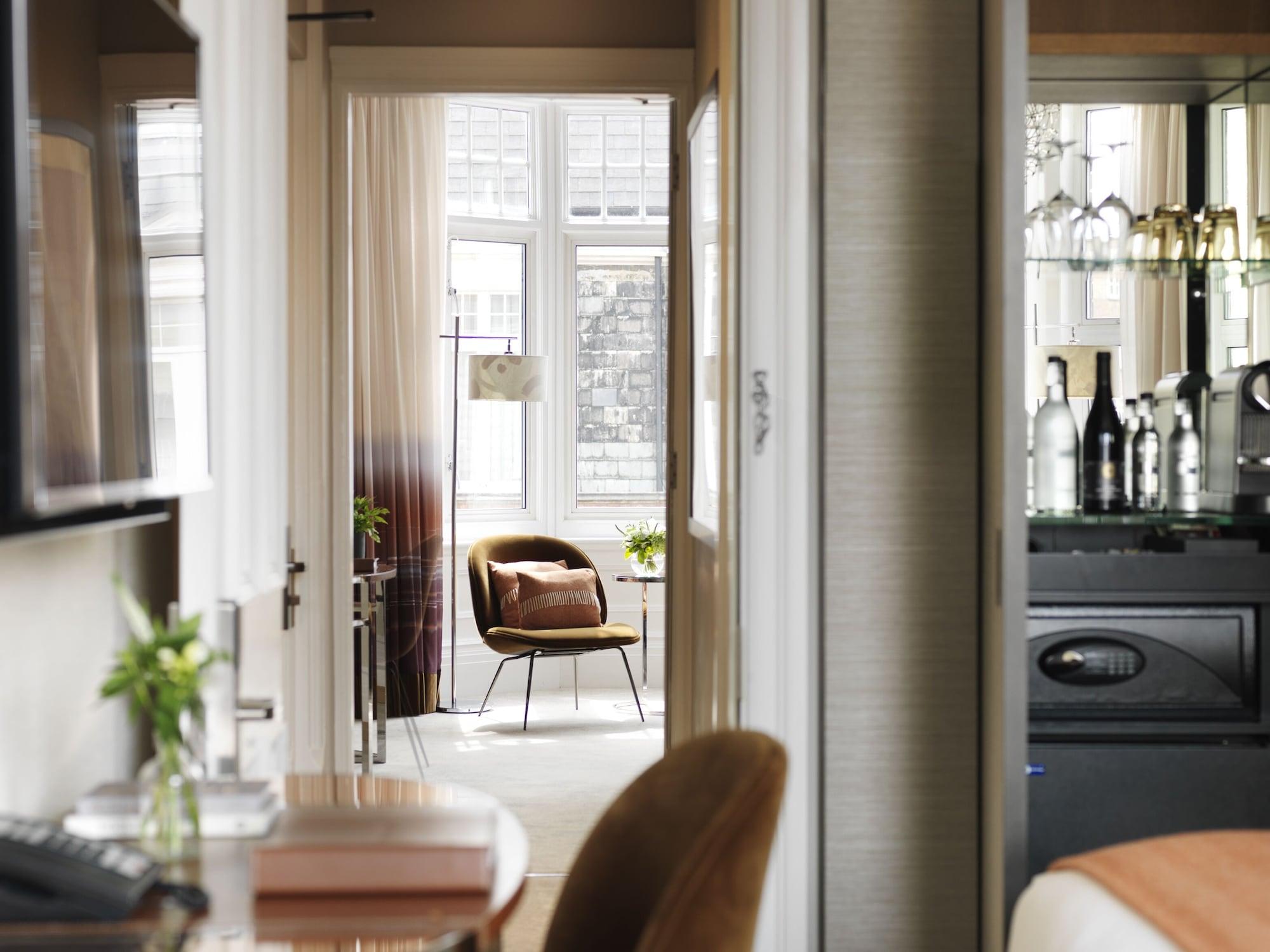 The Athenaeum & Residences Hotel 5*