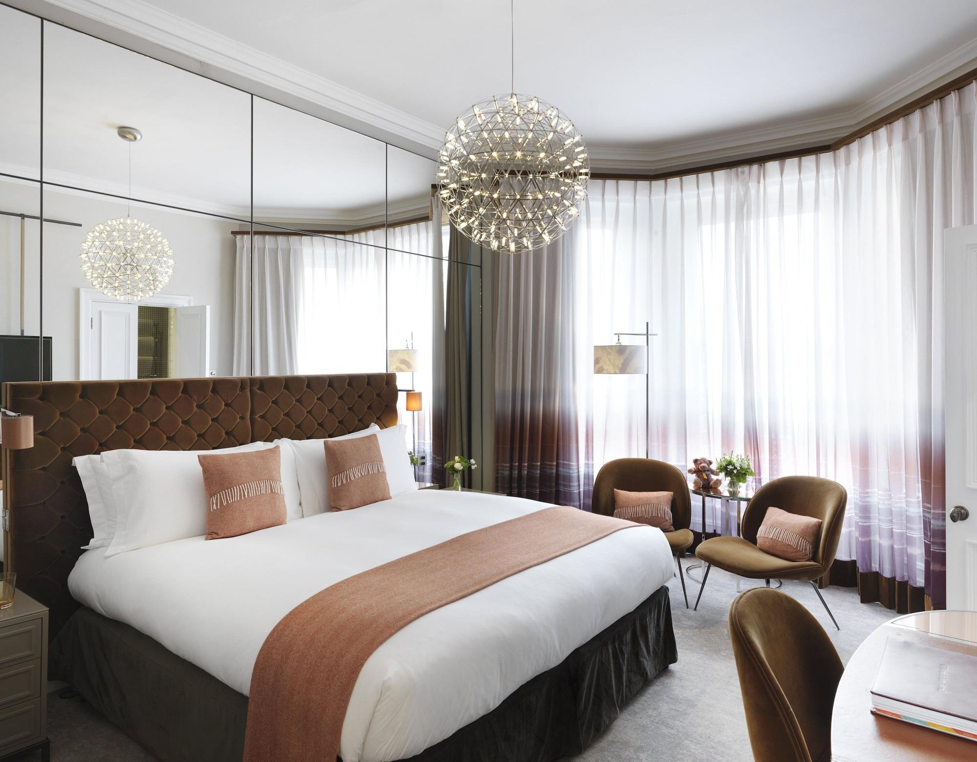 Hotel The Athenaeum & Residences 5*