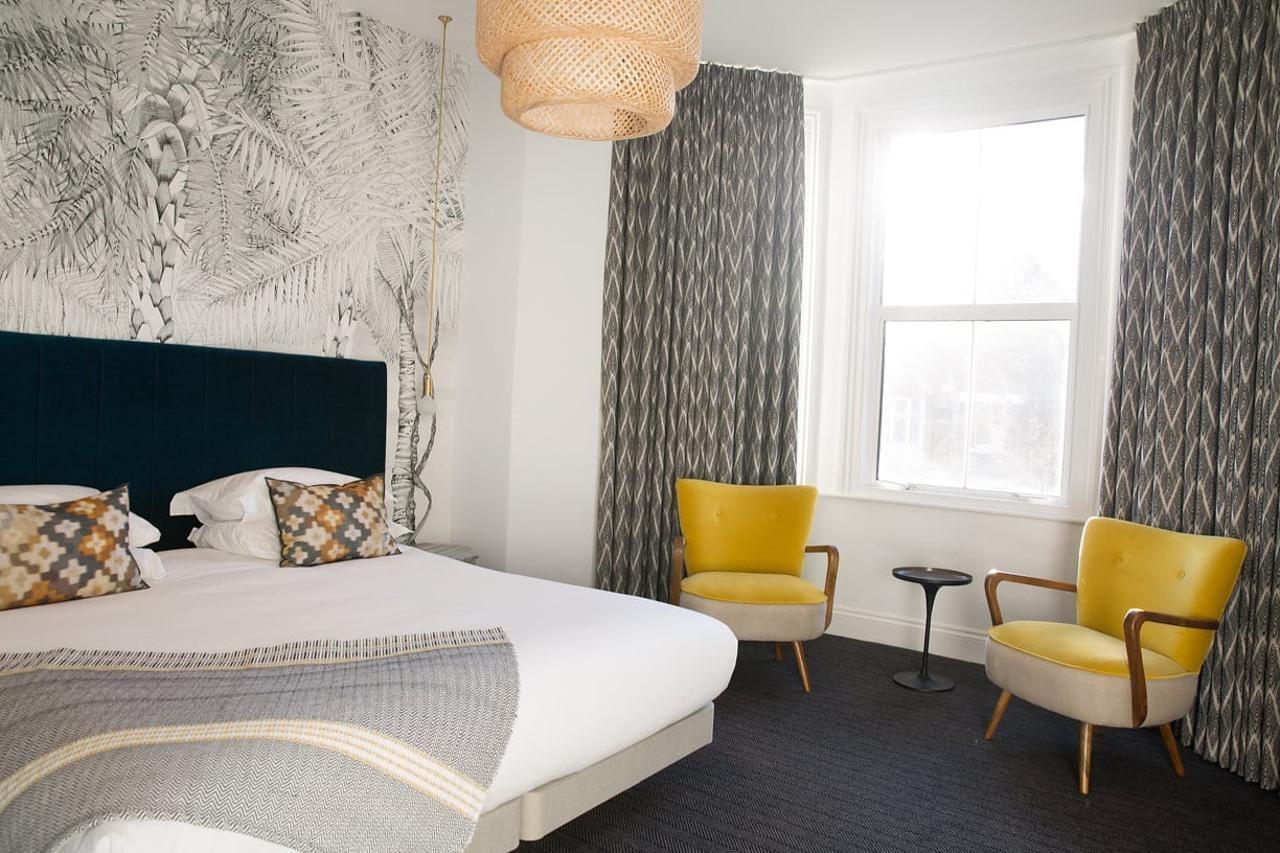 The - Putney 4*