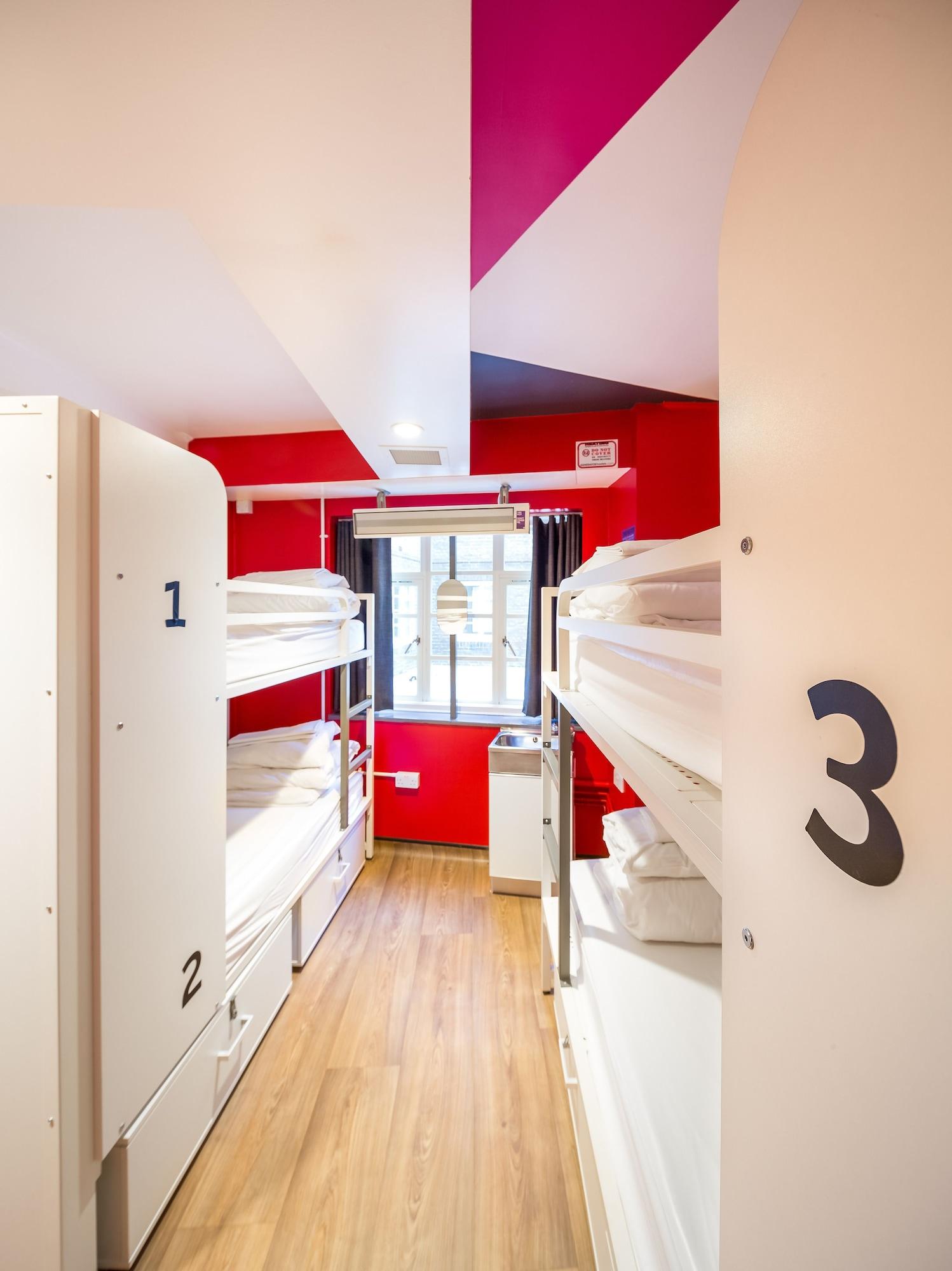 Generator Hostel *