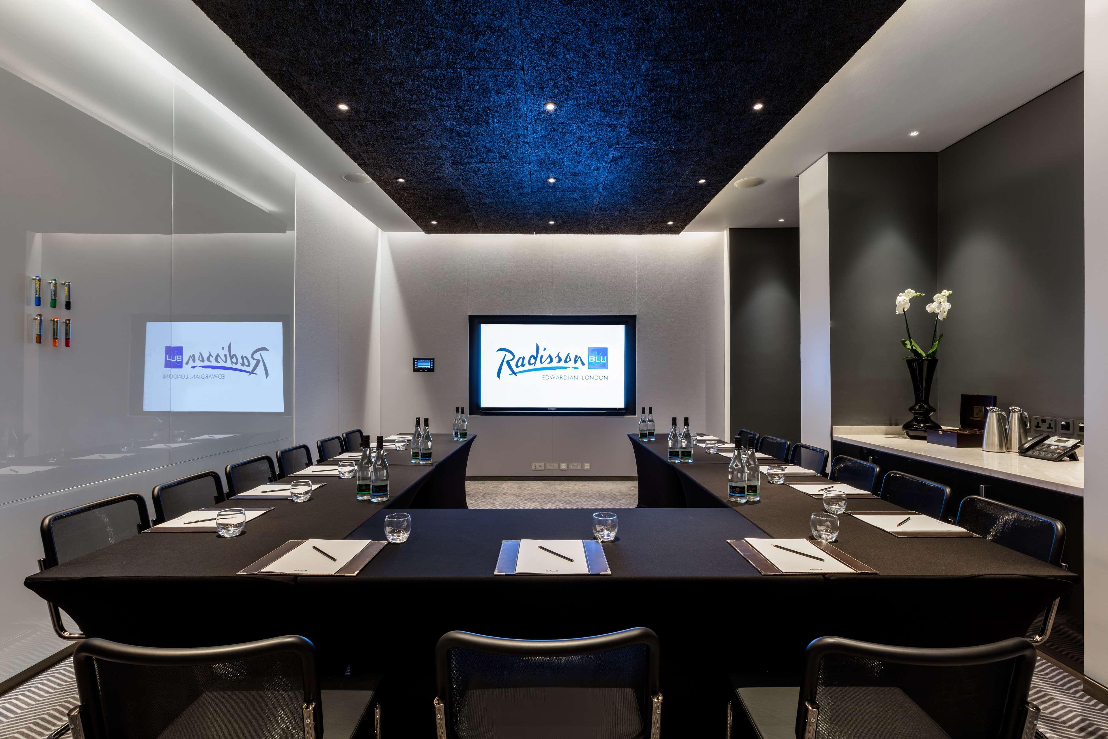 Radisson Blu Hotel, Mercer Street London