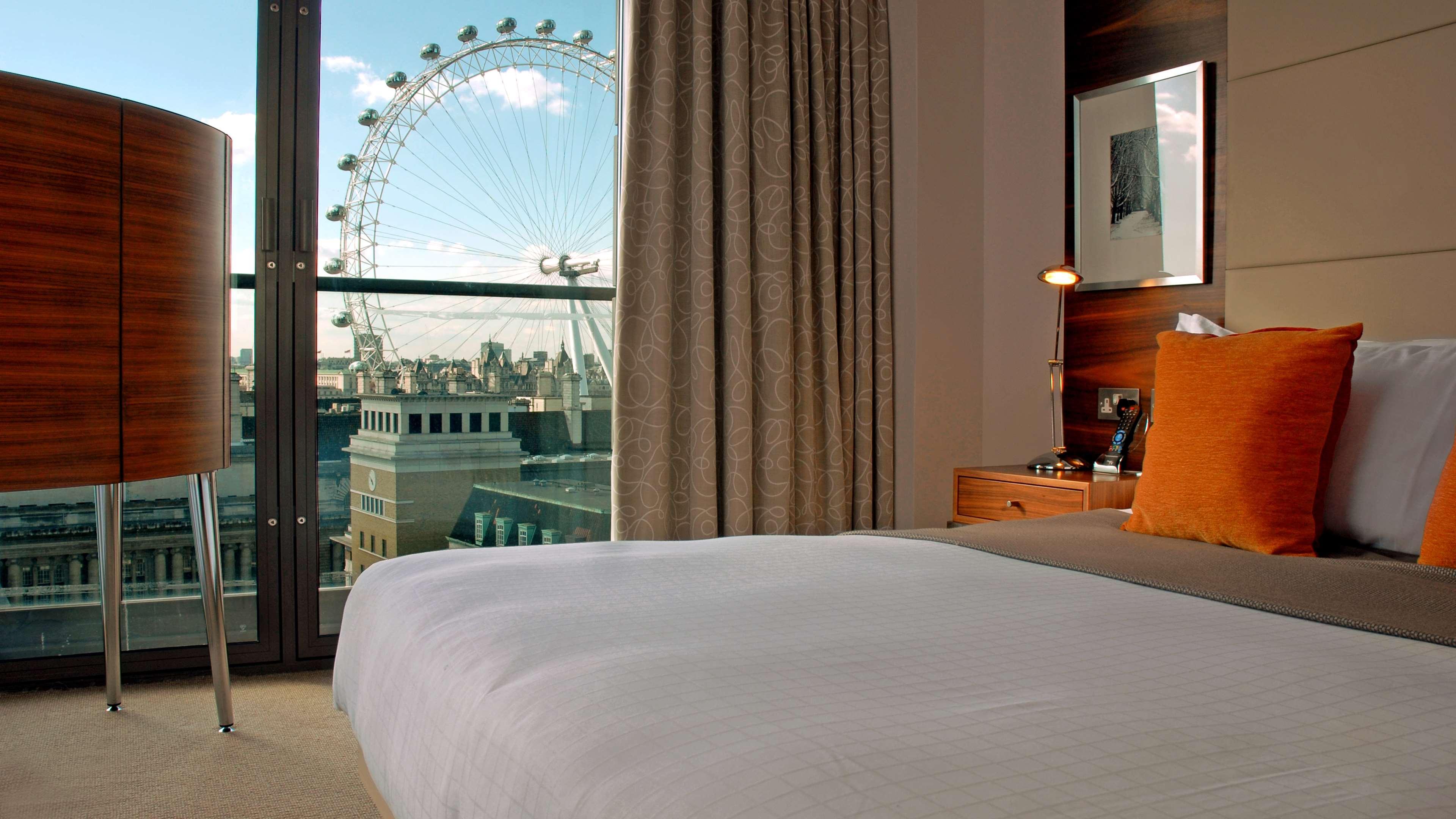 Park Plaza County Hall 4*