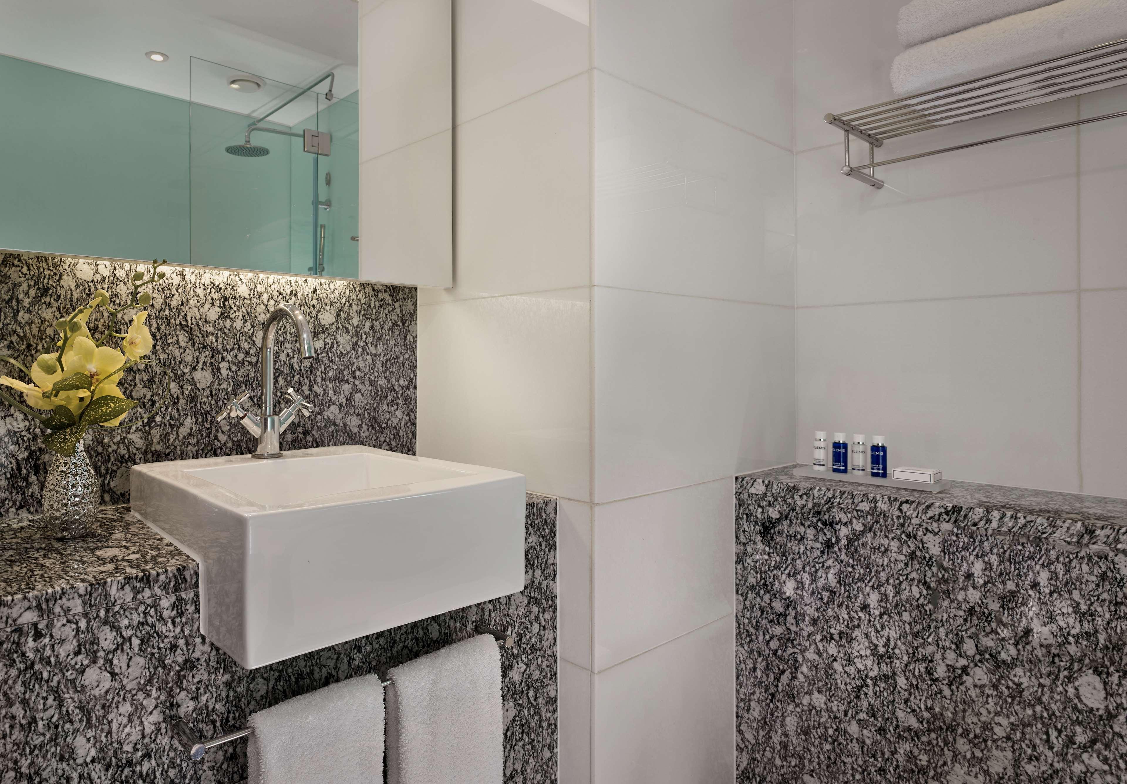 Park Plaza County Hall 4* London
