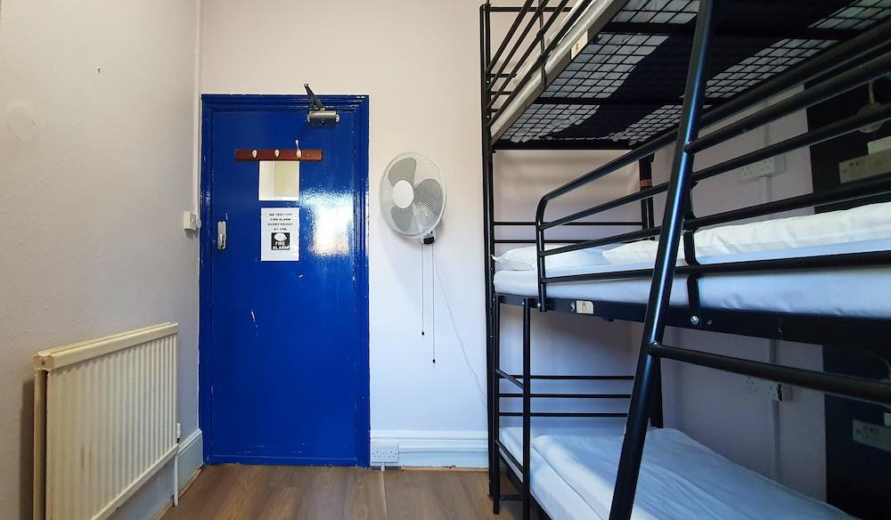Waterloo Hostel *