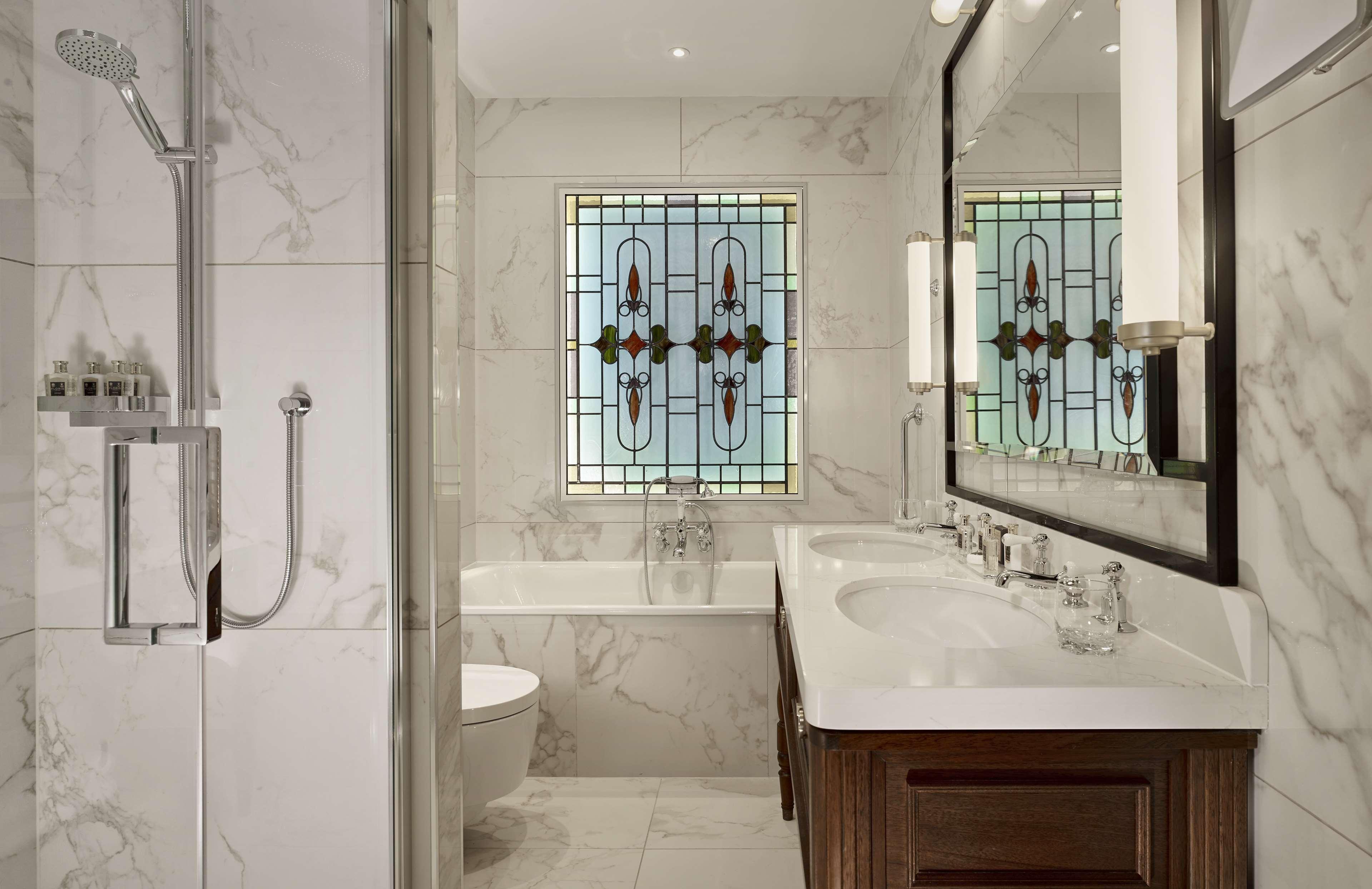 100 Queens Gate Hotel, Curio Collection By Hilton Hotel 5*