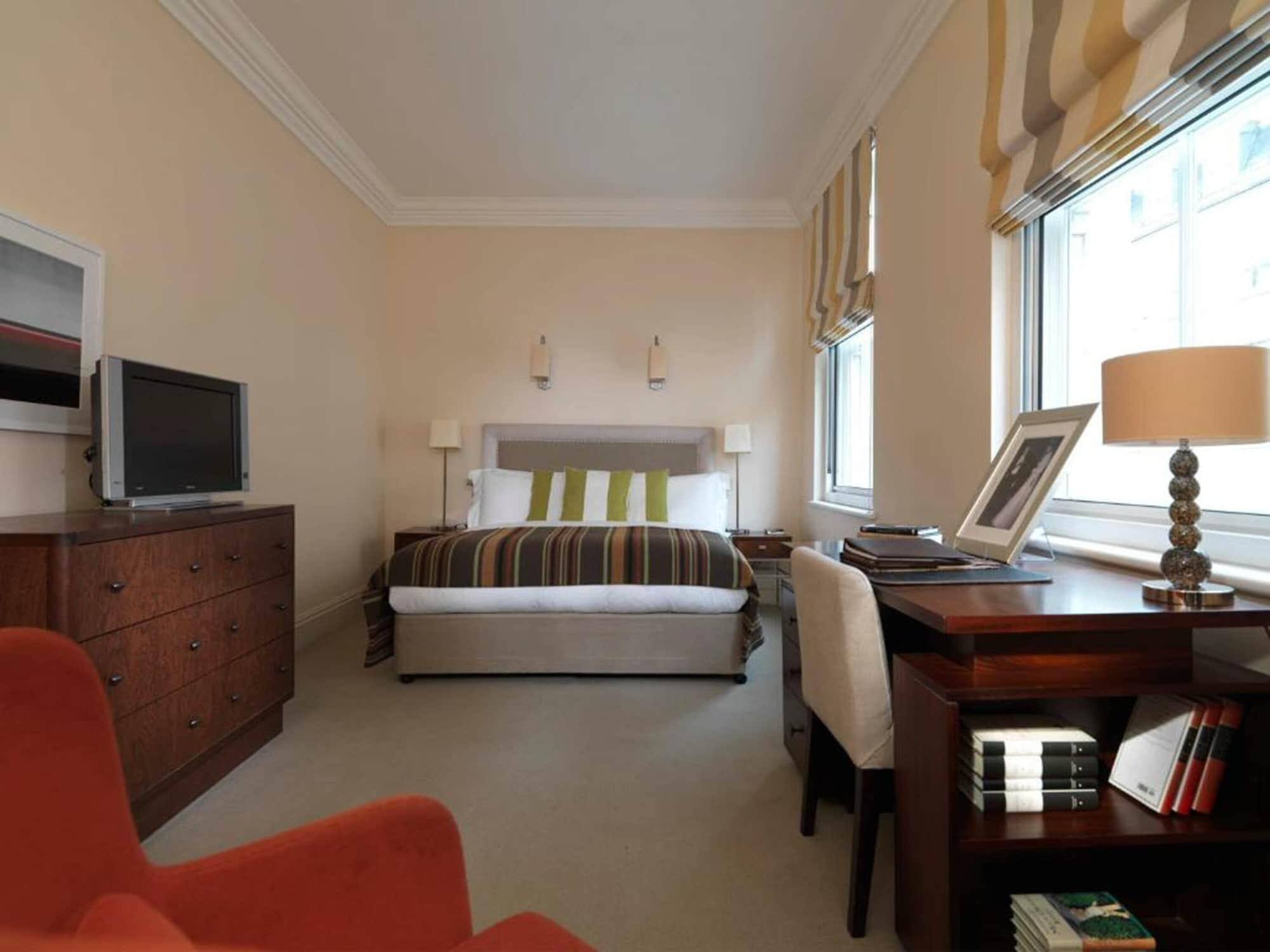 Brown's Hotel, A Rocco 5* London