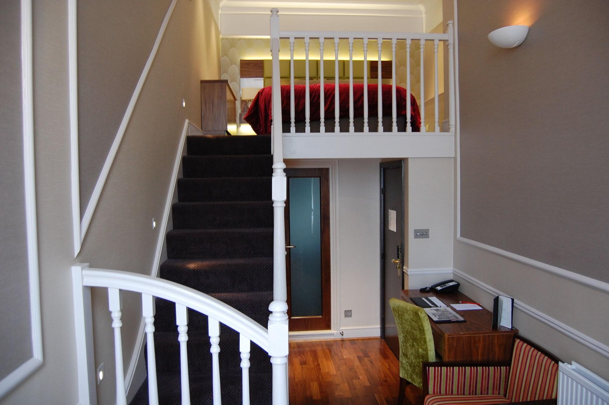 Western Mornington Hyde Park 4*