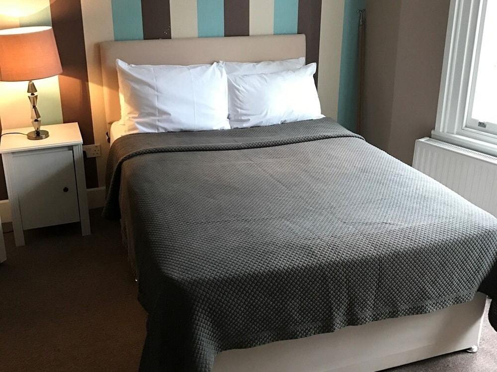 Hotel Ravna Gora London