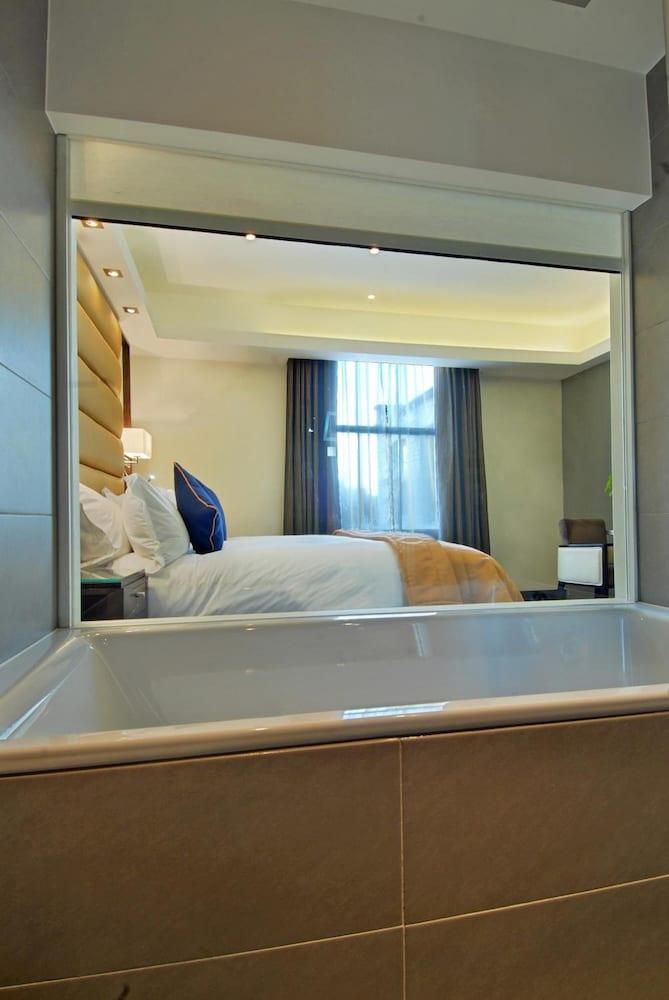 Park Grand Mayfair 5*