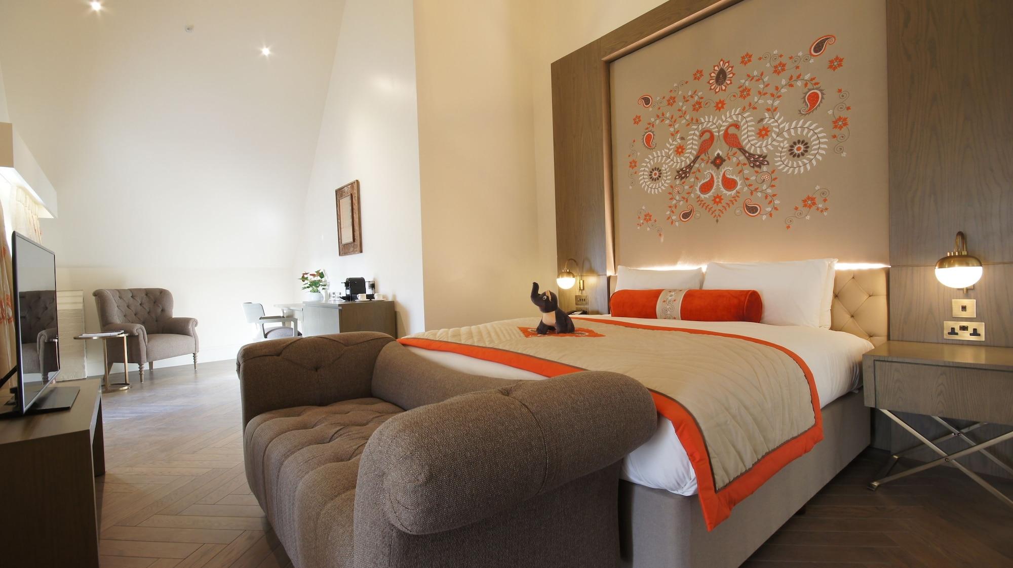 The Lalit 5*