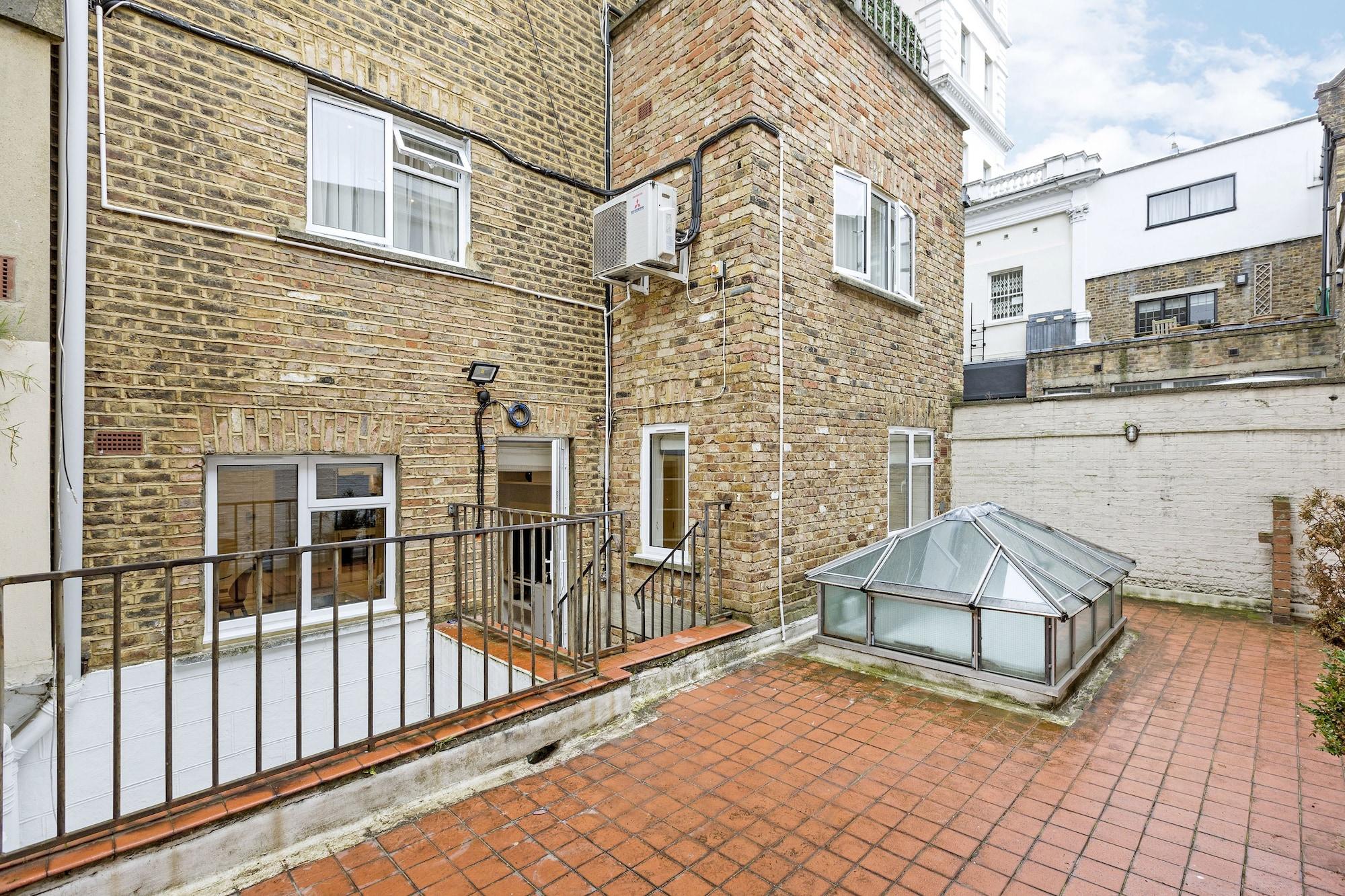 Queensgate Court Aparthotel 4*