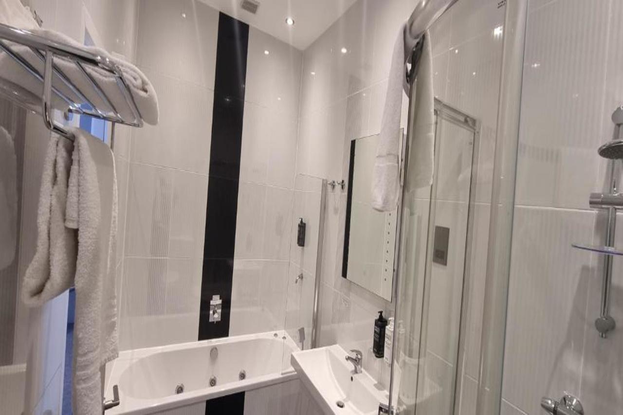 Heeton Concept - Kensington 3* London