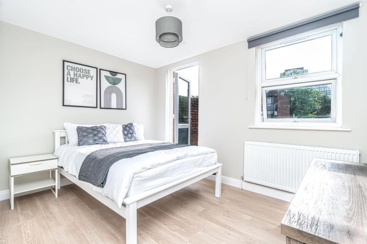 Guest house Bright In Canary Wharf London