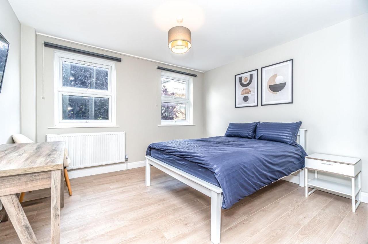 Guest house Bright In Canary Wharf London