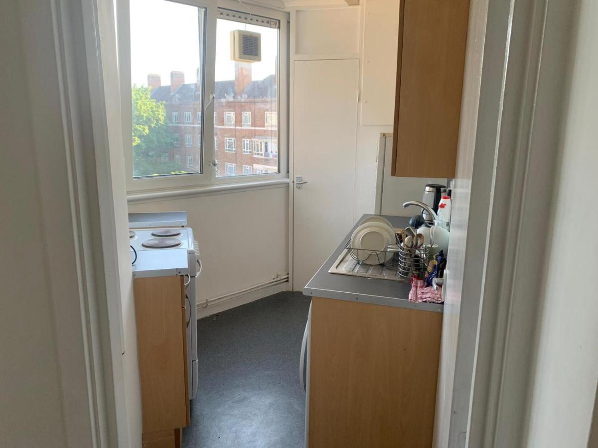 1 Bed Apartment, Close To Station Apartamento *