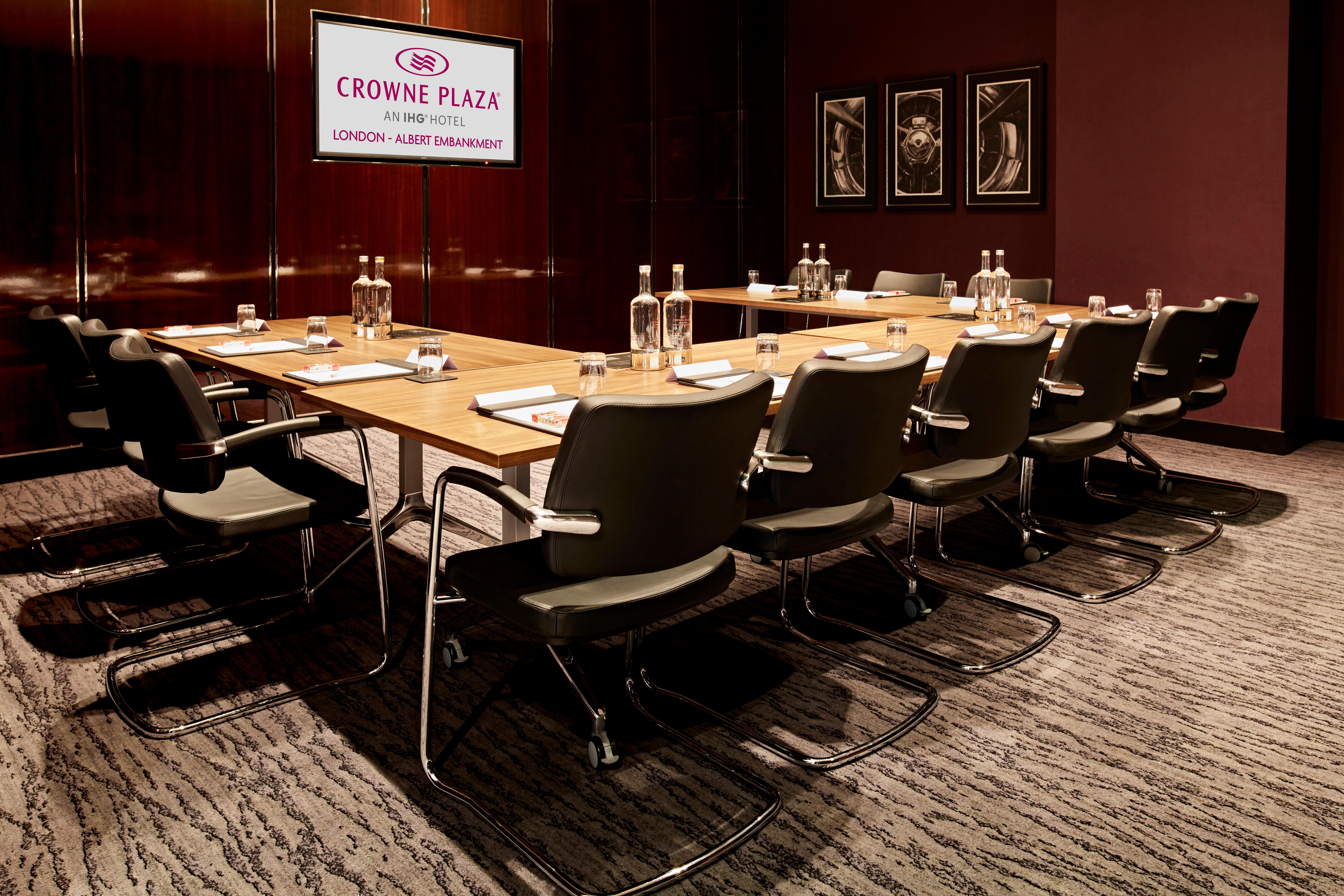 Hotel Hyatt Regency Embankment 4*