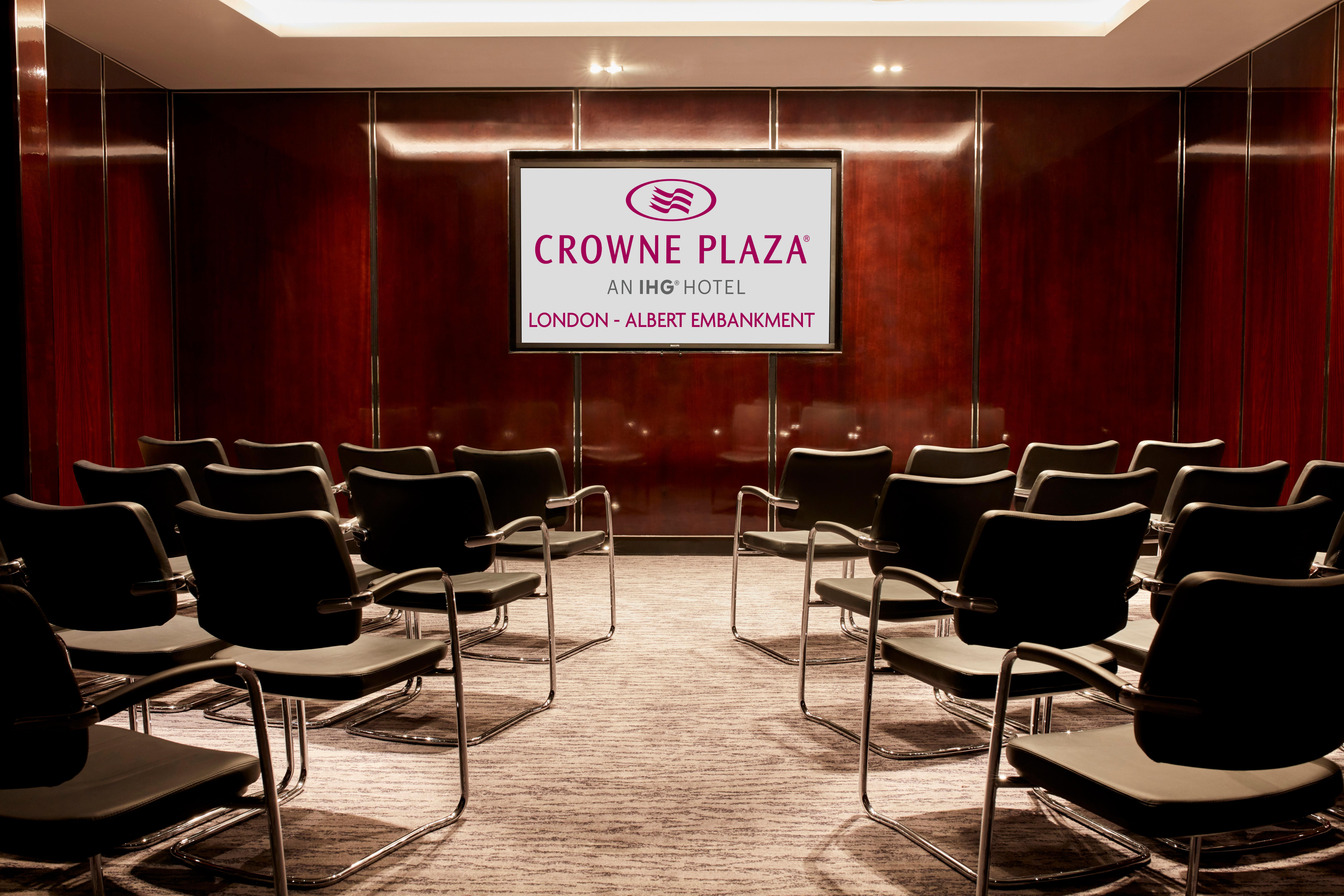 Hyatt Regency Embankment Hotel 4*