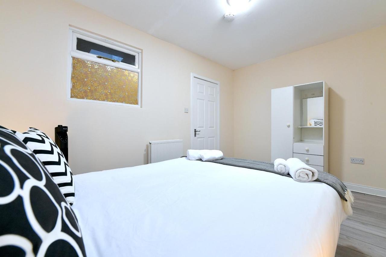 Apartment Near Seven Sisters