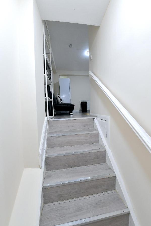 Apartment Near Seven Sisters