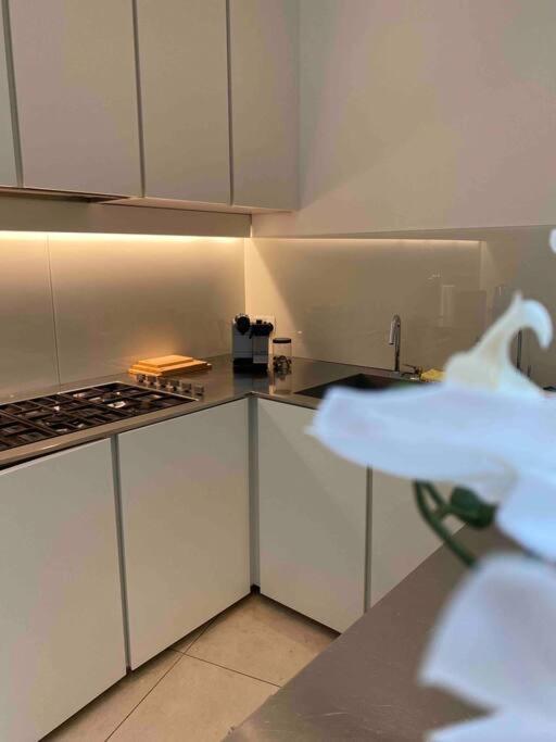 Holiday home Stunning 4 Bed Mews House With Patio *