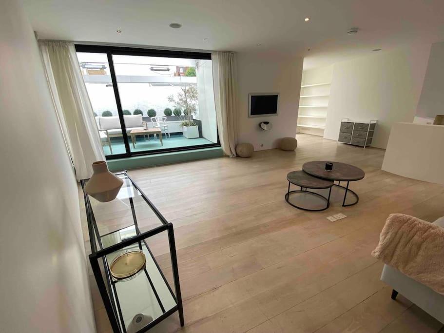 Holiday home Stunning 4 Bed Mews House With Patio *