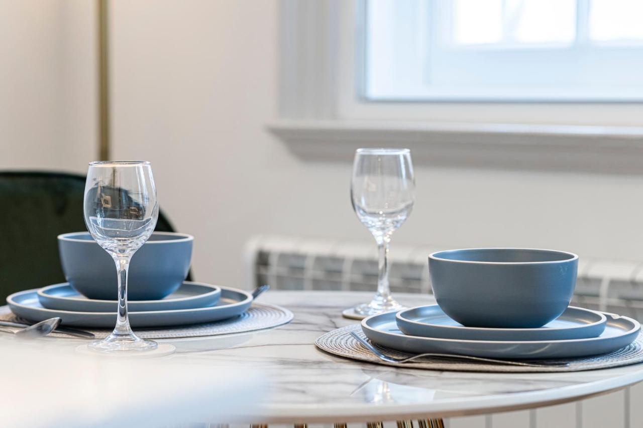 Stylish 1 Bed Flats In Soho, Next To Piccadilly Circus And Trafalgar Square Apartment London