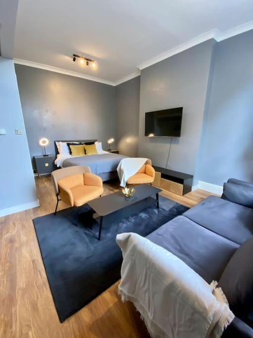 Stylish Near Regents Park N6 Apartment